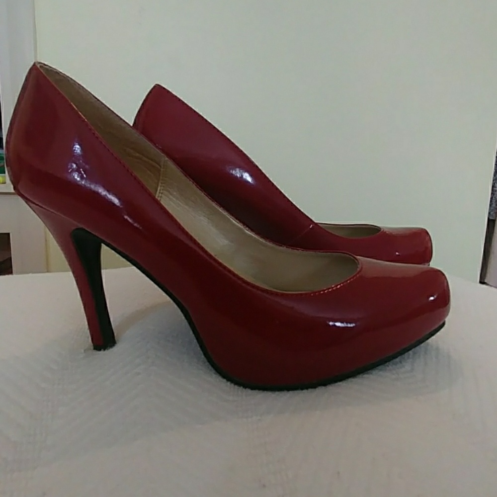 Candie's red high heel pump